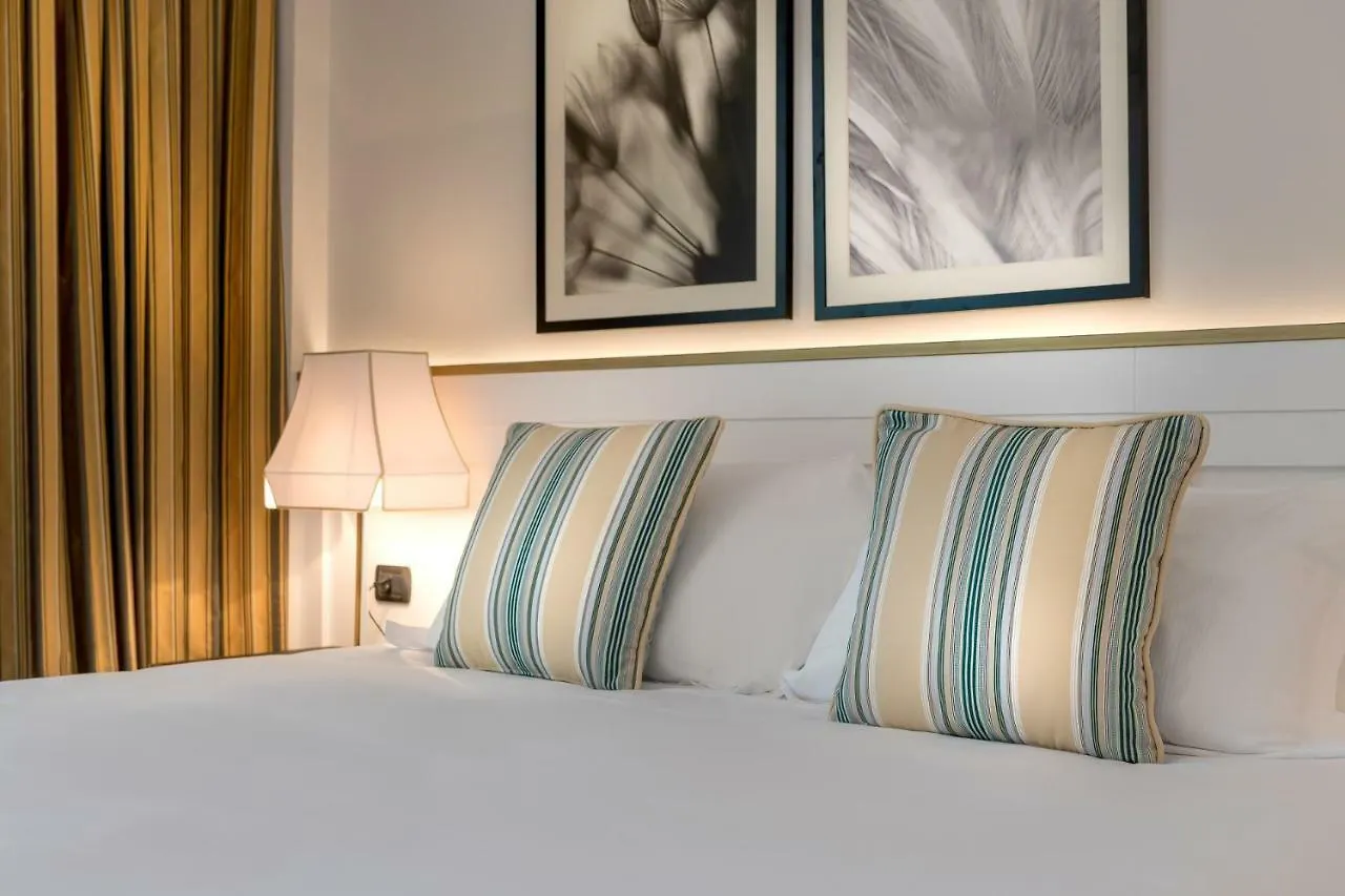 ****  Savoia Hotel Rimini Itália